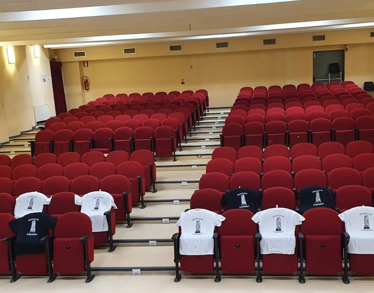 Articolo La Sesia Lo Jofc supporta il progetto teatro della scuola dell'infanzia Peter Pan